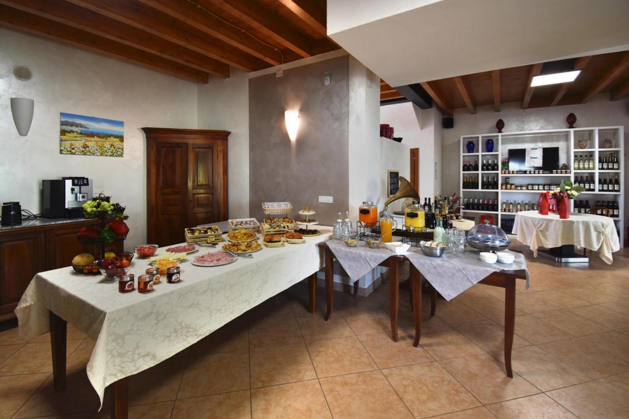 Agriturismo B&B Corte Tonolli Valeggio sul Mincio Exterior foto