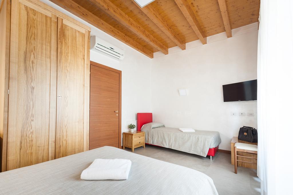 Agriturismo B&B Corte Tonolli Valeggio sul Mincio Habitación foto